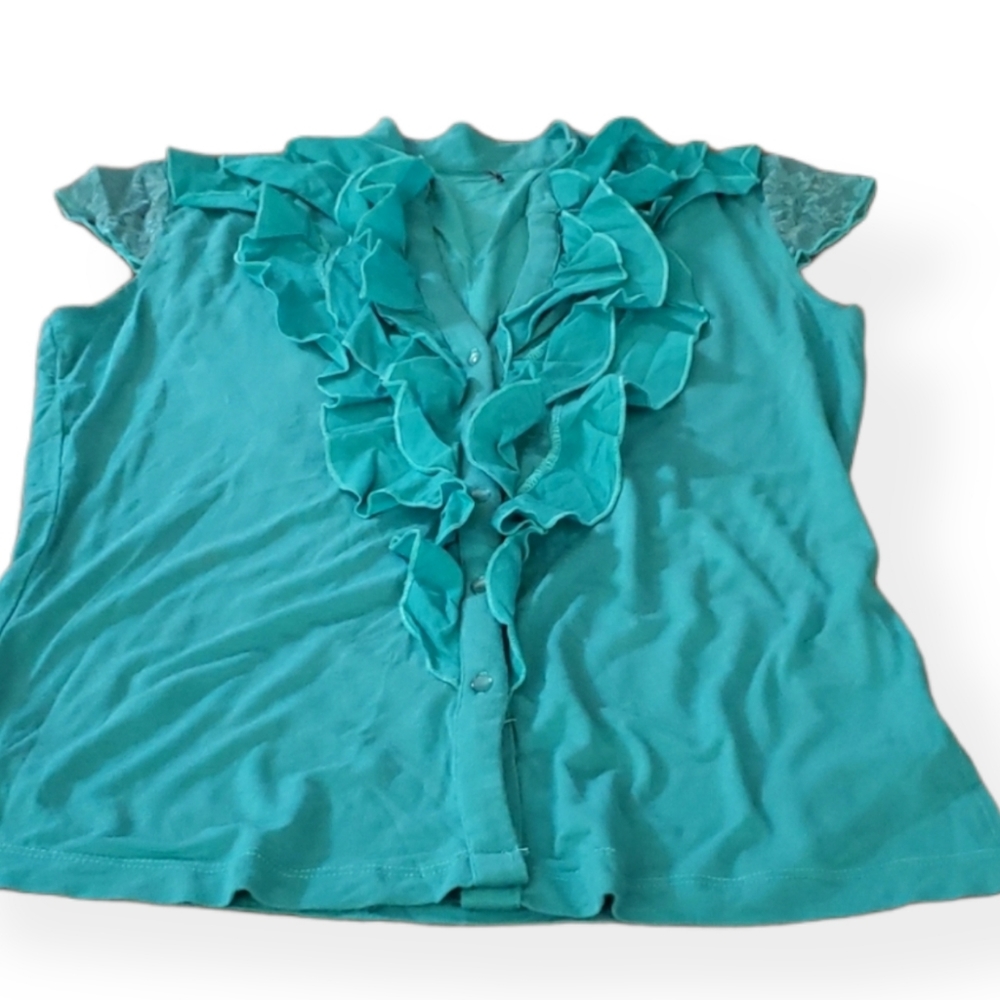 🌷Woman's button down top